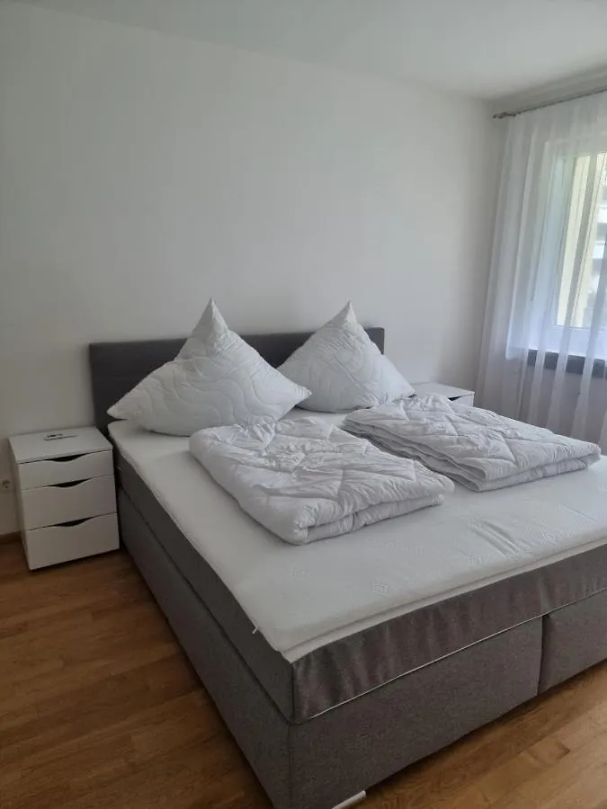 Apartment Ferienwohnung Kuhsee Augsburg